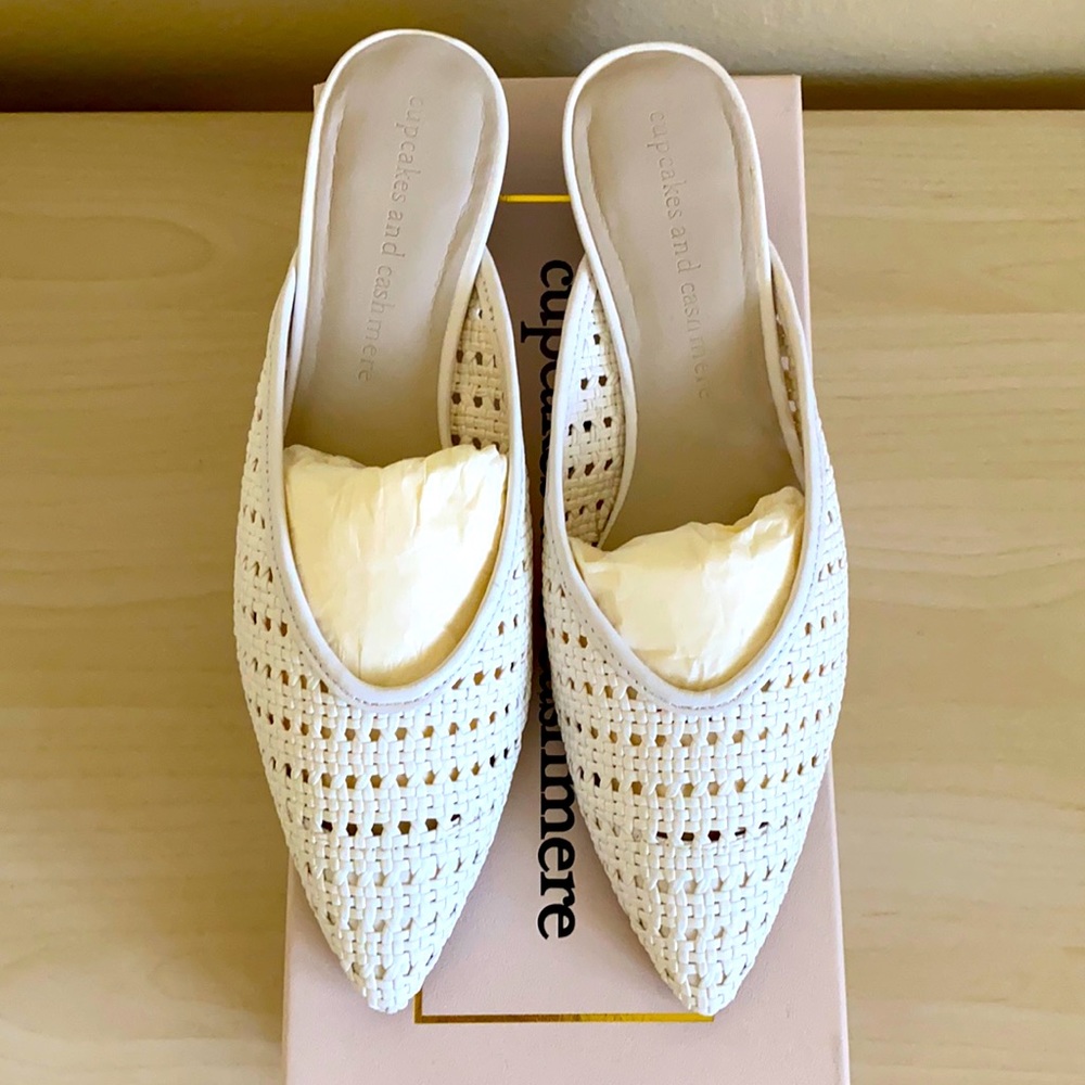 NWT Cupcakes & Cashmere Leviana Mules